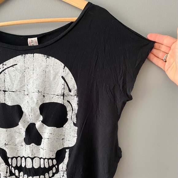 JC Fits Skull Tee w/ Cutout Back - Picture 4 of 12